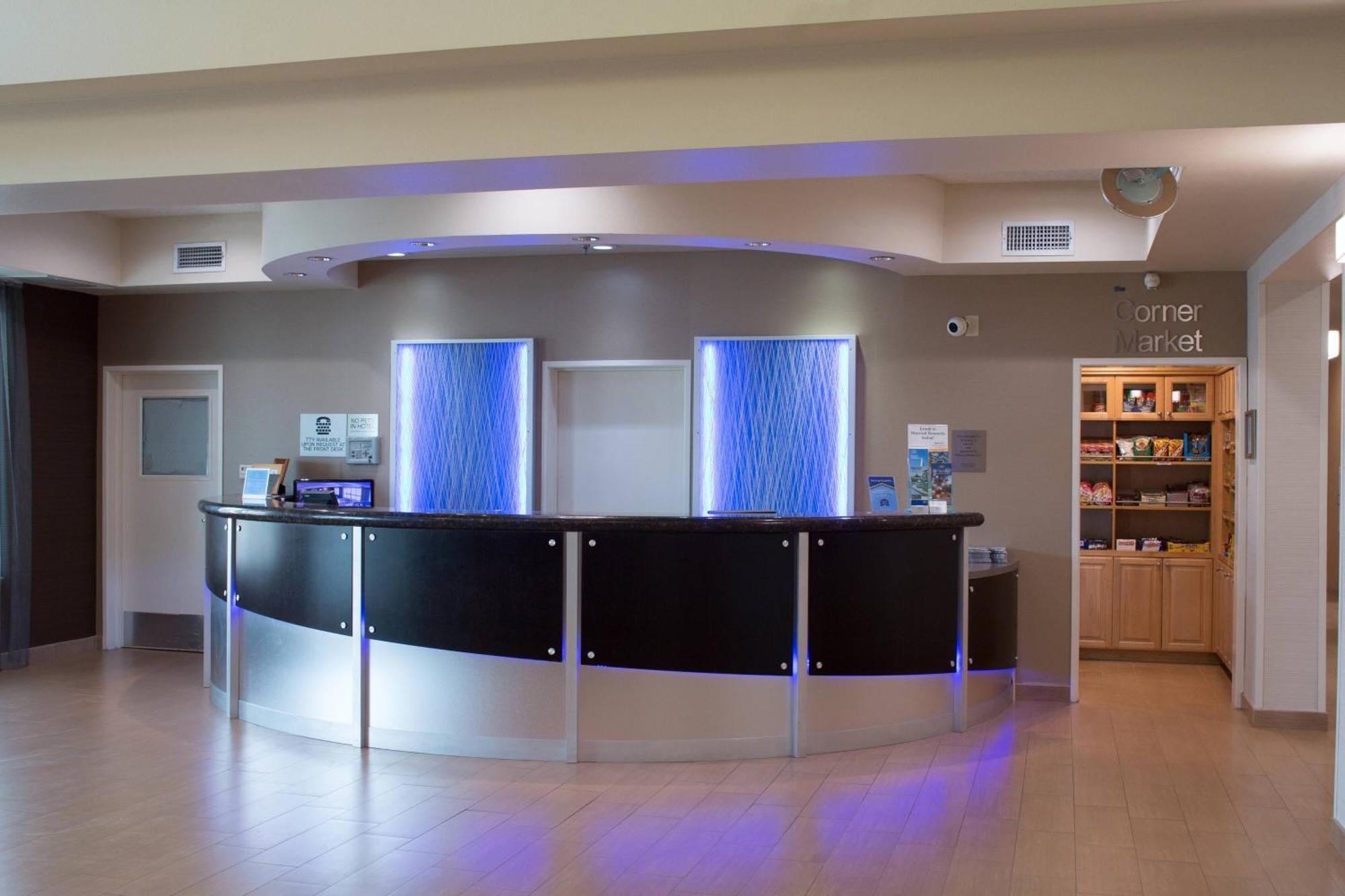 Fairfield Inn & Suites Oakland Hayward Bagian luar foto