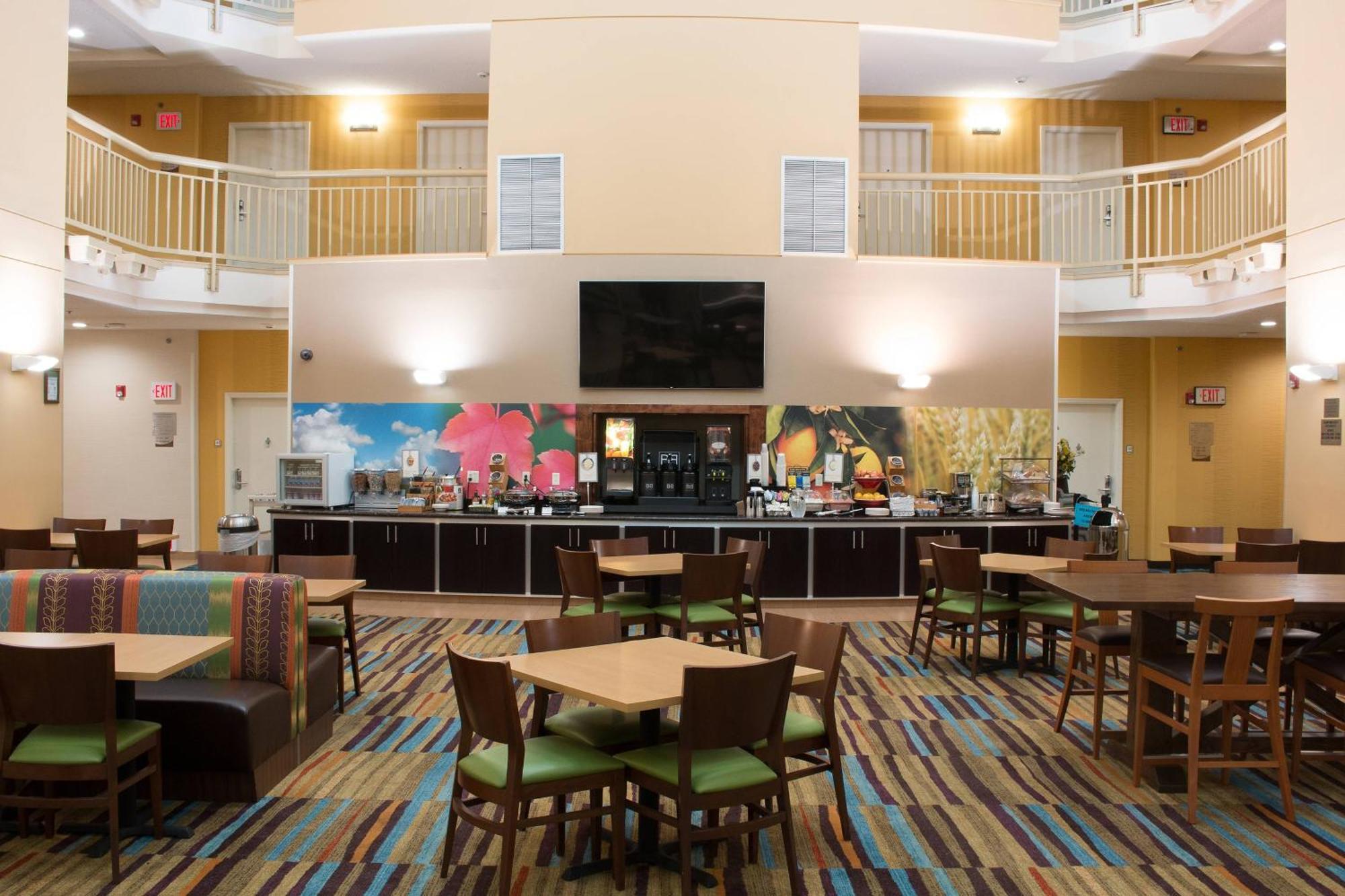 Fairfield Inn & Suites Oakland Hayward Bagian luar foto