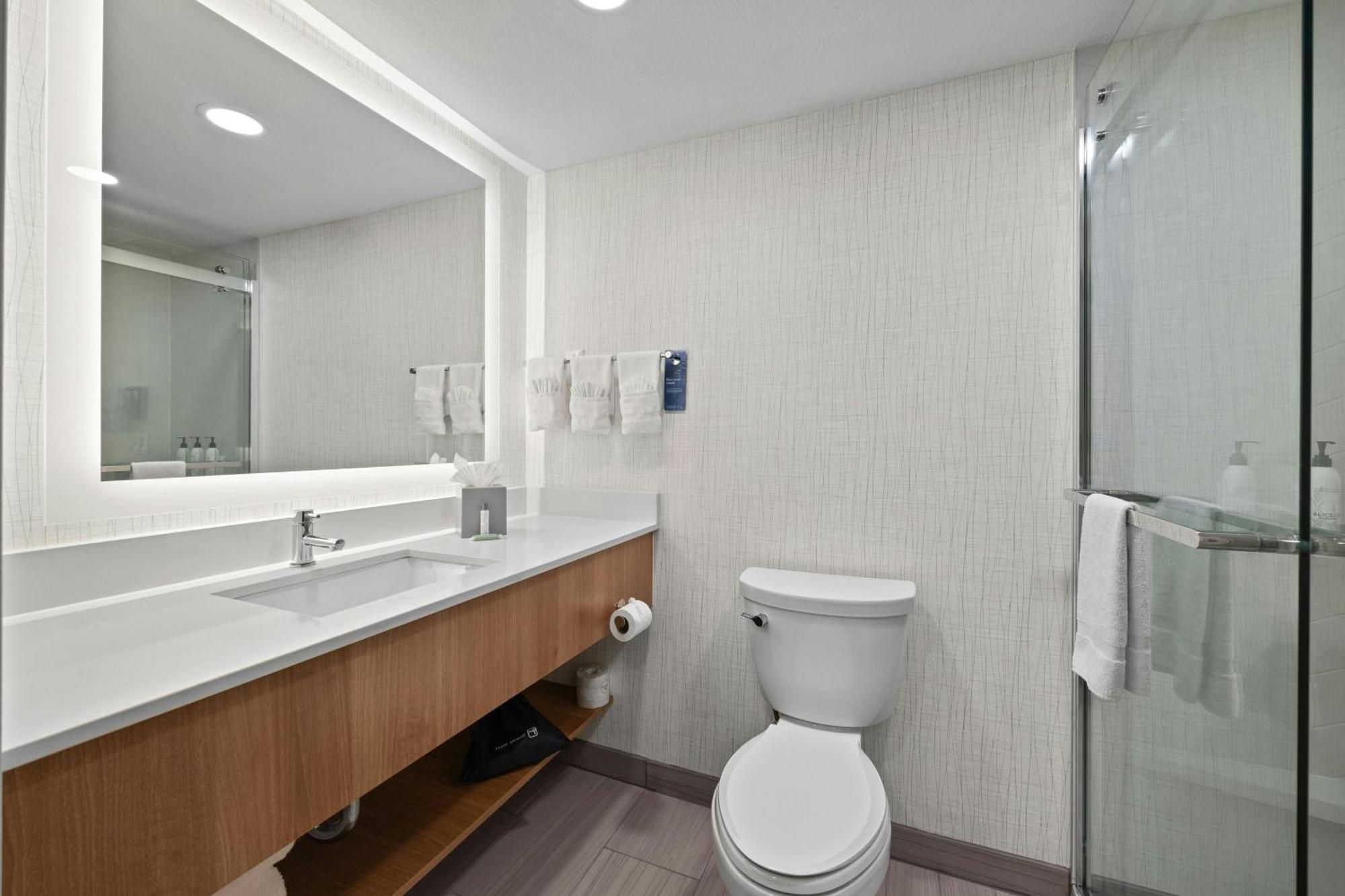 Fairfield Inn & Suites Oakland Hayward Bagian luar foto